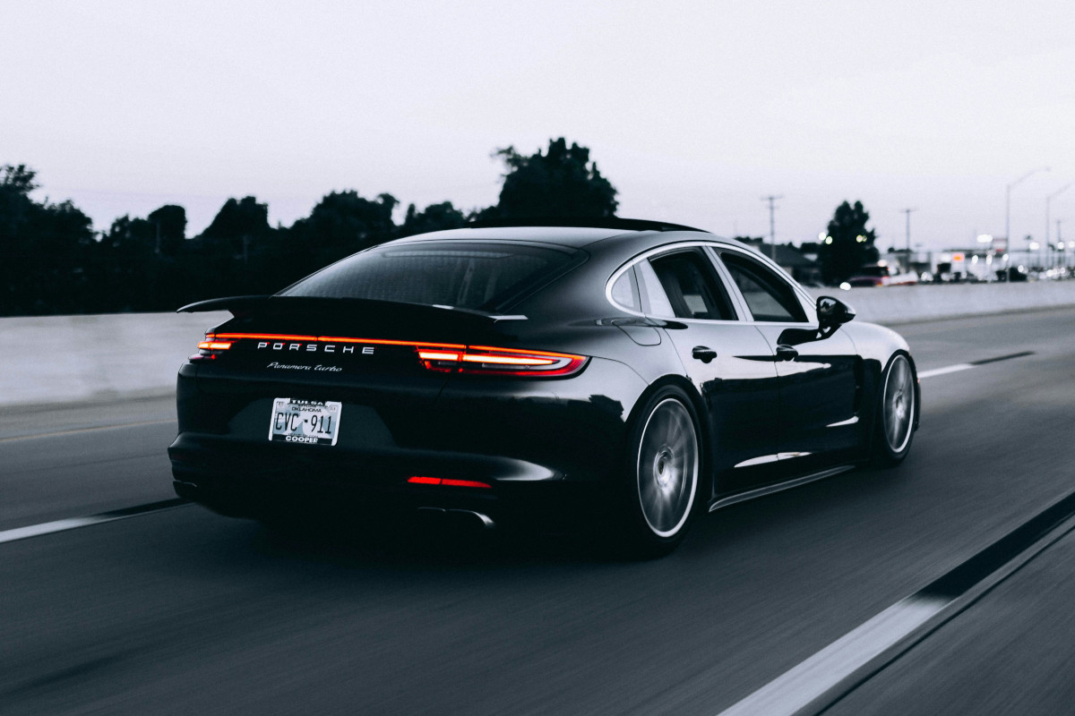 Auto sportive a prezzi competitivi. <hr>